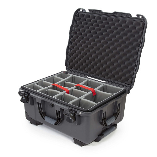 NANUK - Odolný cestovní kufr model 950 na 15 zbraní - šedý